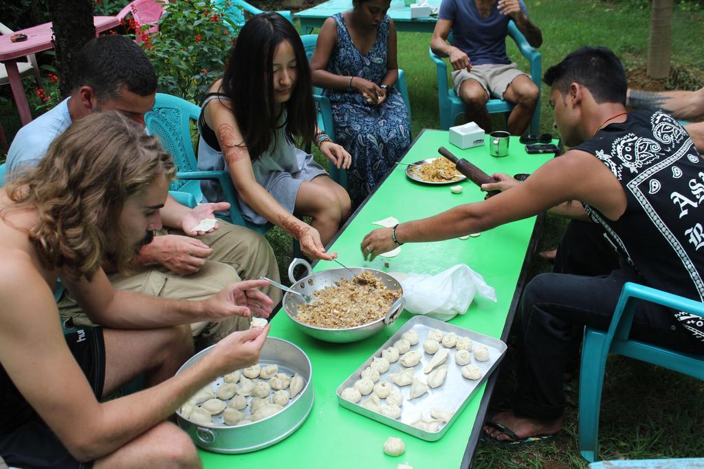 Kiwi Backpackers Hostel Pokhara Exterior photo