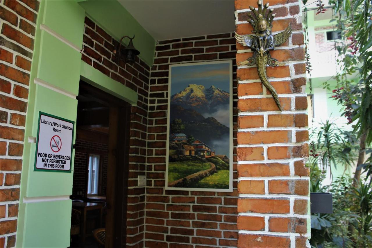 Kiwi Backpackers Hostel Pokhara Exterior photo